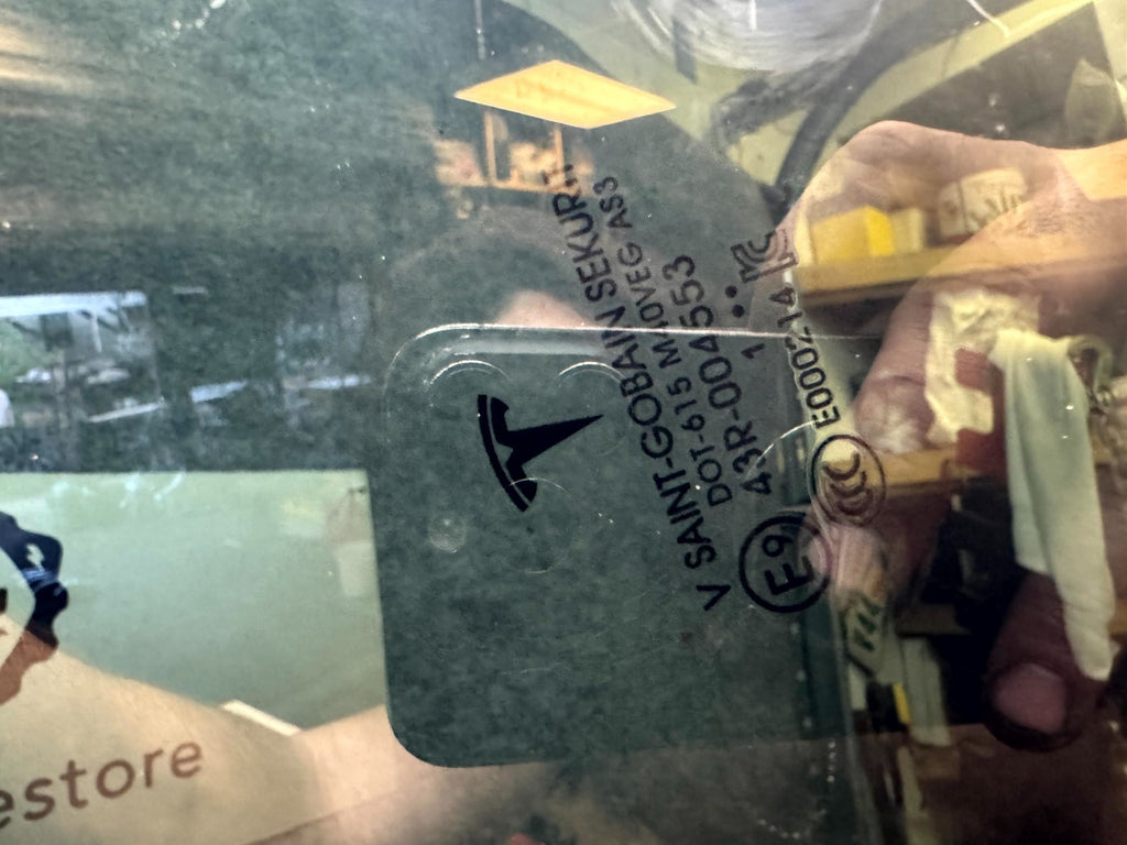 2020-2024 TESLA MODEL Y REAR LEFT DRIVER SIDE DOOR WINDOW GLASS OEM, 43R-004553