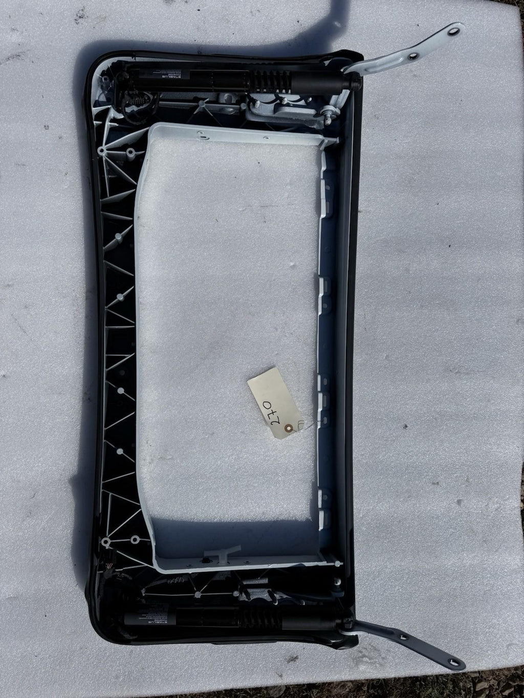 ♦️16-20 TESLA MODEL X REAR RIGHT FALCON DOOR UPPER WINDOW FRAME OEM,1063441-00-C