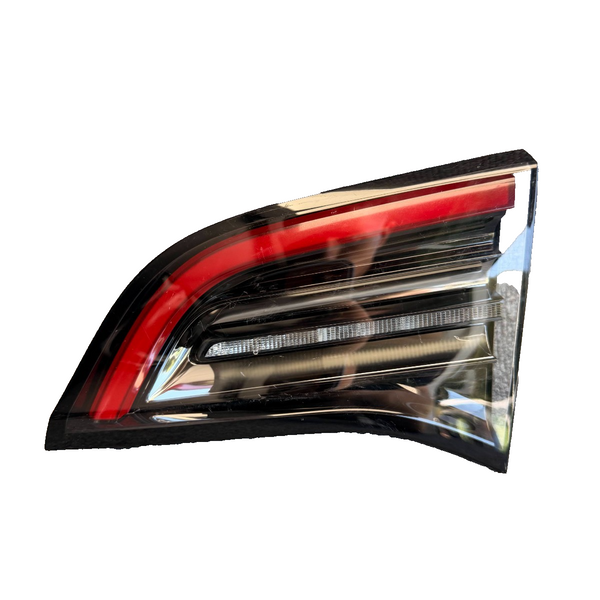 17-23 Tesla Model 3 Rear Right Inner Taillight LED Tail Lamp 4-Pin 1502089-00-B
