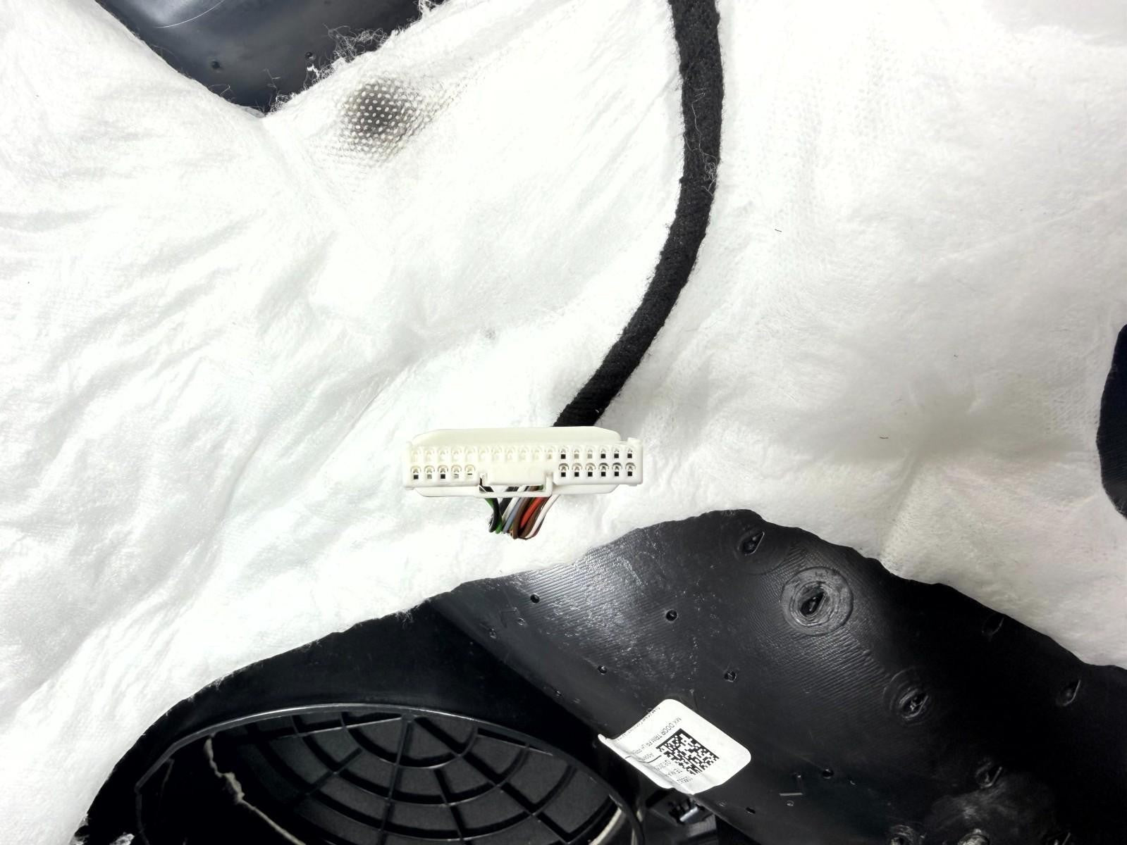 2016-2020 Tesla Model X Front Left Side Interior Door Panel OEM, 1055327-21-M