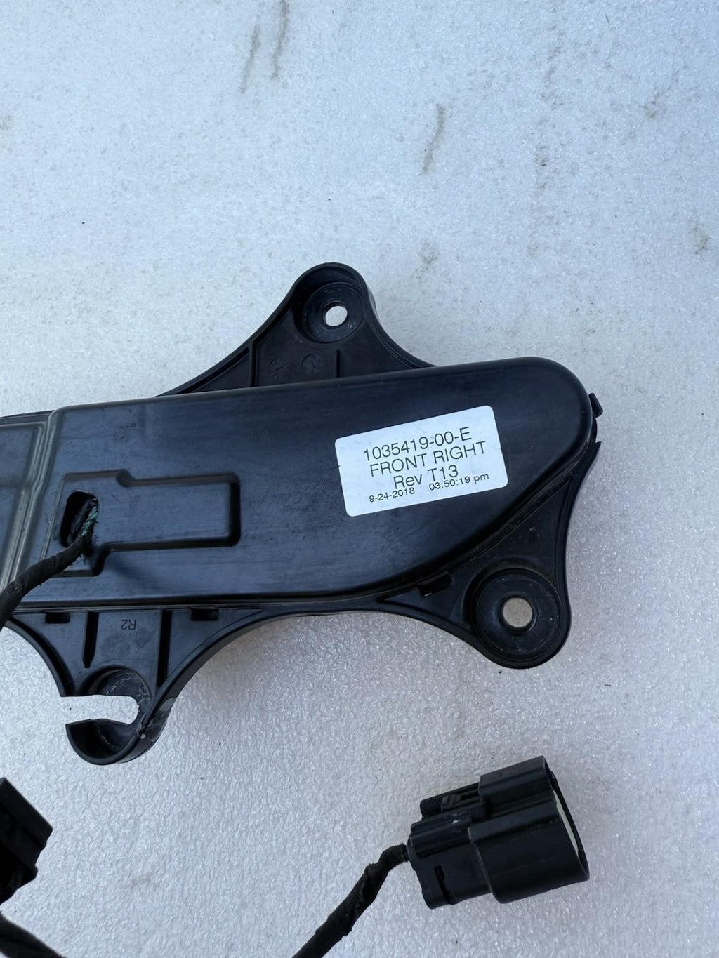 ♦️2016-2020 TESLA MODEL X REAR RIGHT PASSENGER SIDE DOOR HANDLE OEM, 104515899C