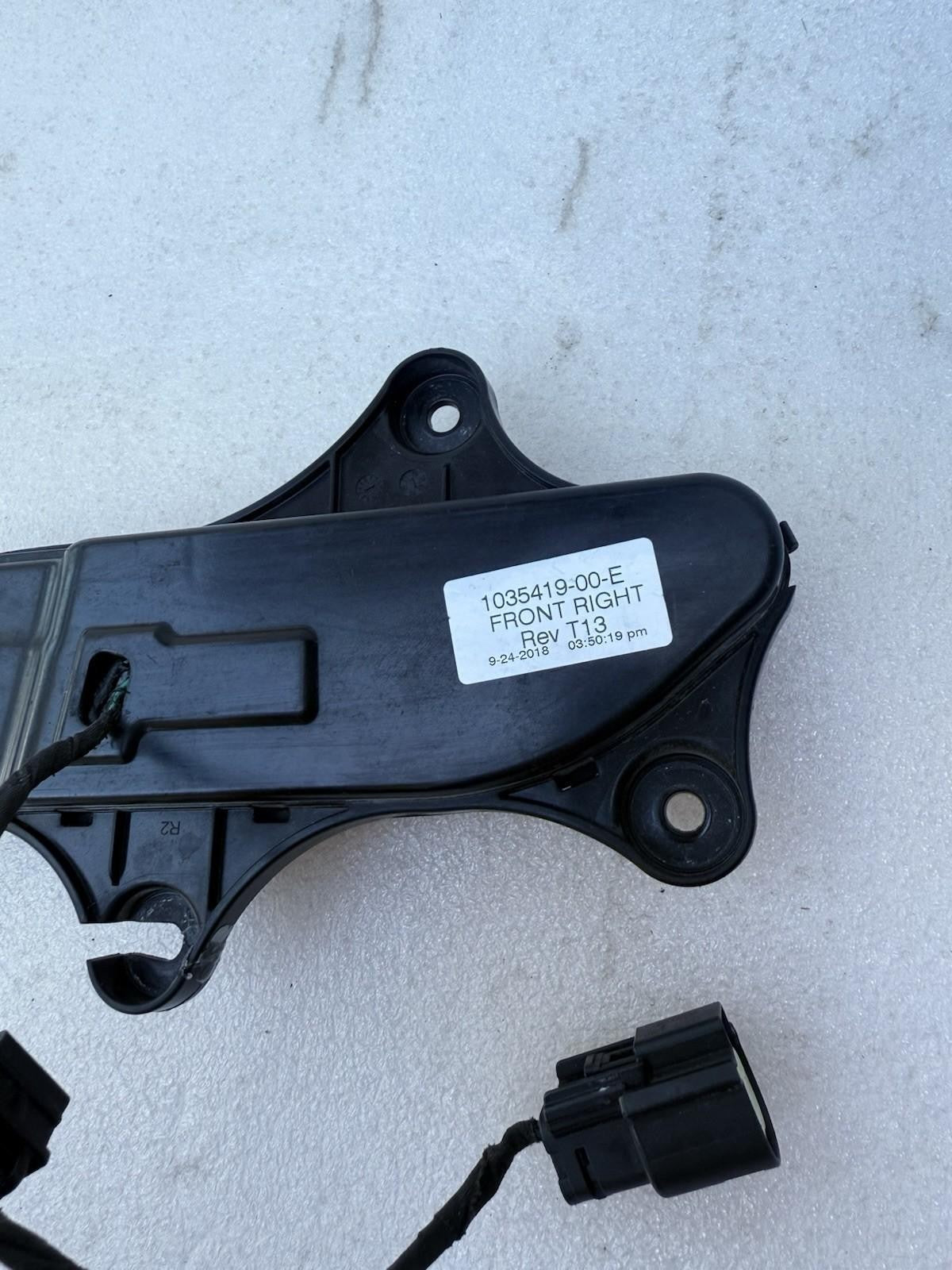 ♦️2016-2020 TESLA MODEL X REAR RIGHT PASSENGER SIDE DOOR HANDLE OEM, 104515899C