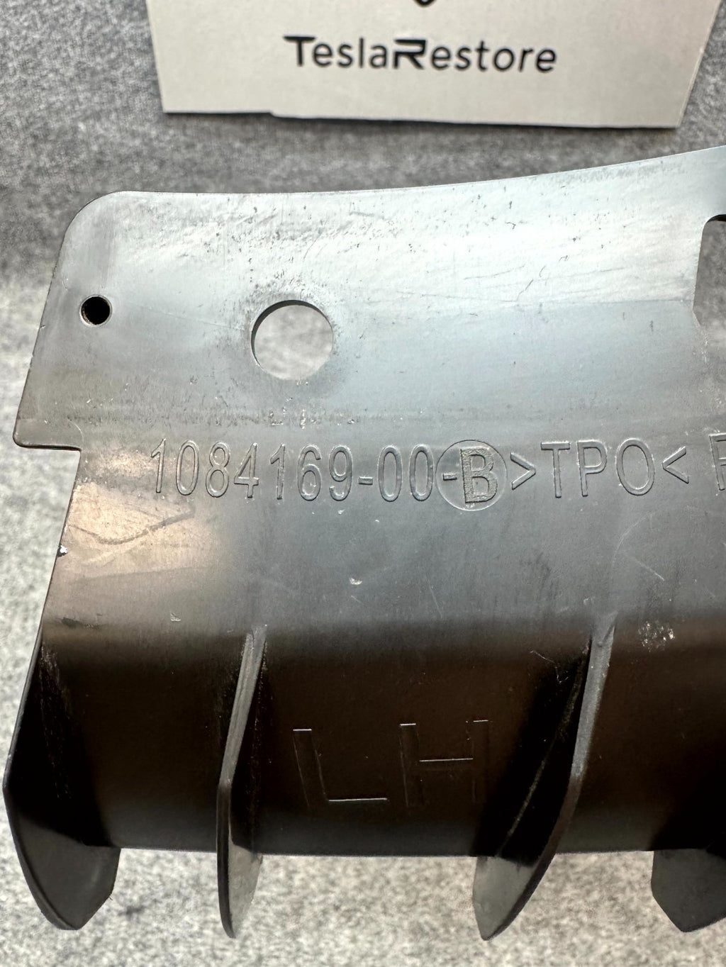 17 - 23 TESLA MODEL 3 FRONT LEFT UPPER BUMPER SUPPORT BRACKET OEM, 1084169-00-B