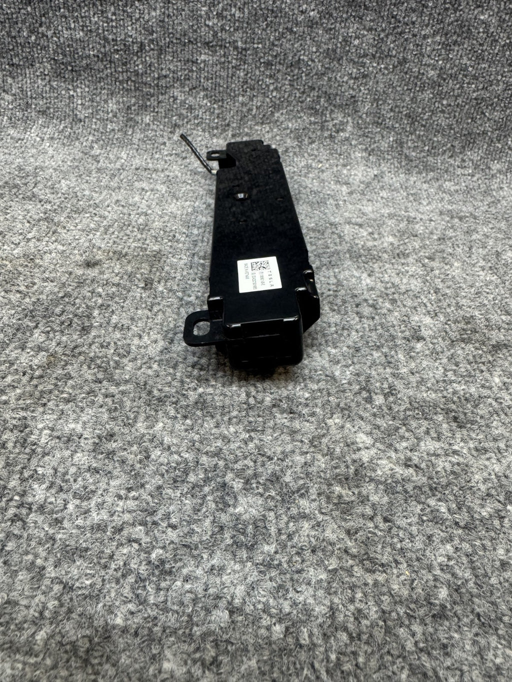 2020 - 2024 TESLA MODEL Y WIFI BLUETOOTH ANTENNA MODULE UNIT OEM, 1585601-00-E