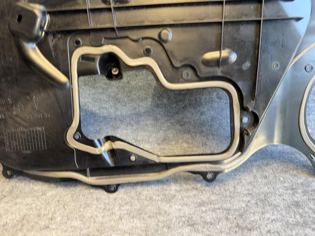 ♦️17-23 TESLA MODEL 3 FRONT RIGHT  DOOR INNER CLOSEOUT PANEL OEM, 1092147-00-D