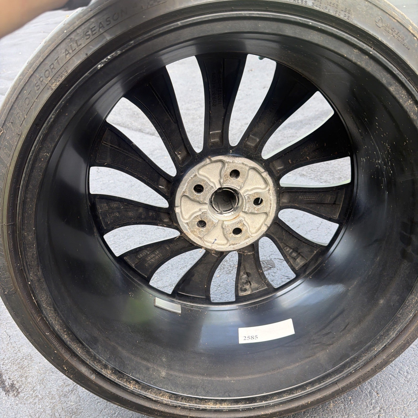 20-24 Tesla Model Y Front Uberturbine Wheel Rim 21" 21x9.5 w/ Tire 1188226-00-B
