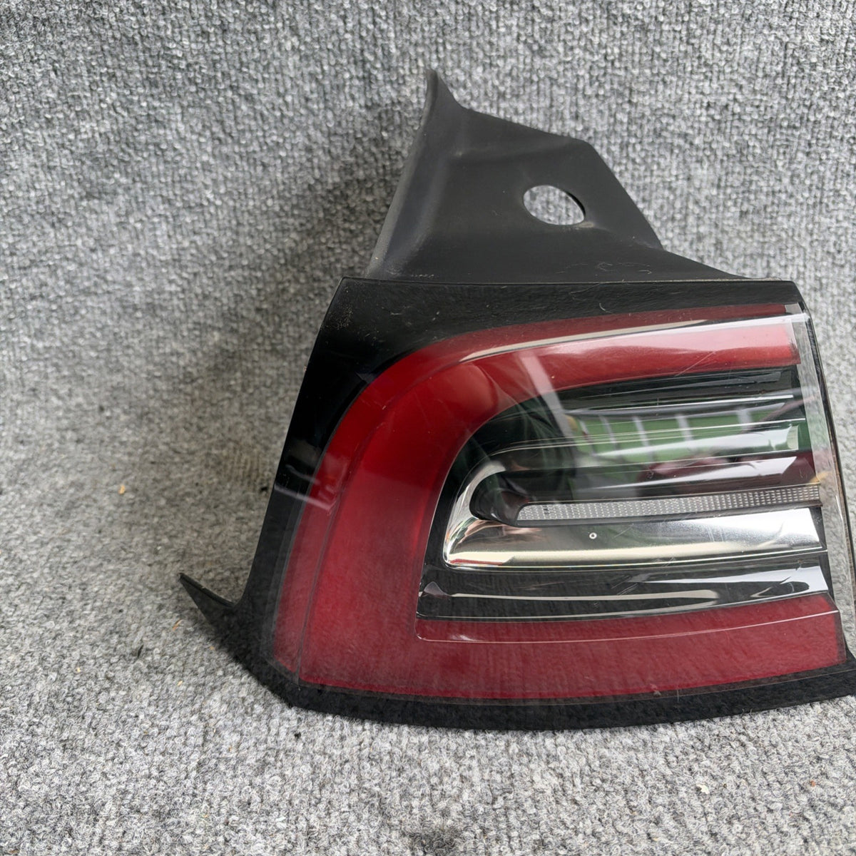 21-25 Tesla Model 3 Y Rear Left Passenger Outer LED Tail Light Lamp 4 Pin OEM
