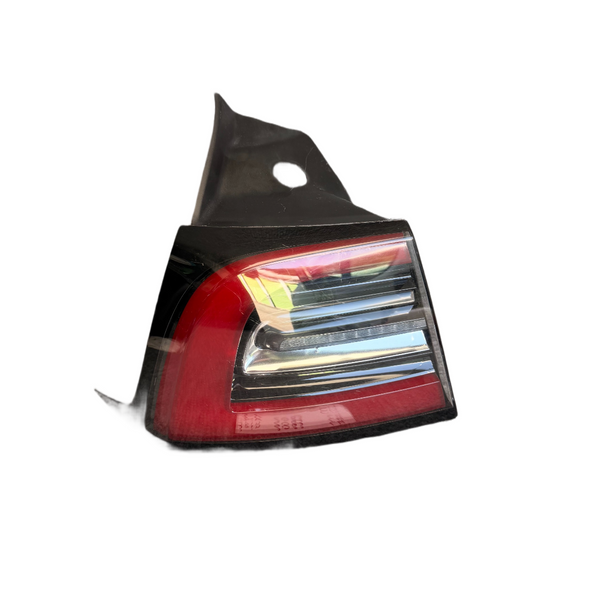 2017-2023 TESLA MODEL 3 Y OUTER TAILLIGHT LEFT SIDE LED LAMP 1077397 3 PIN