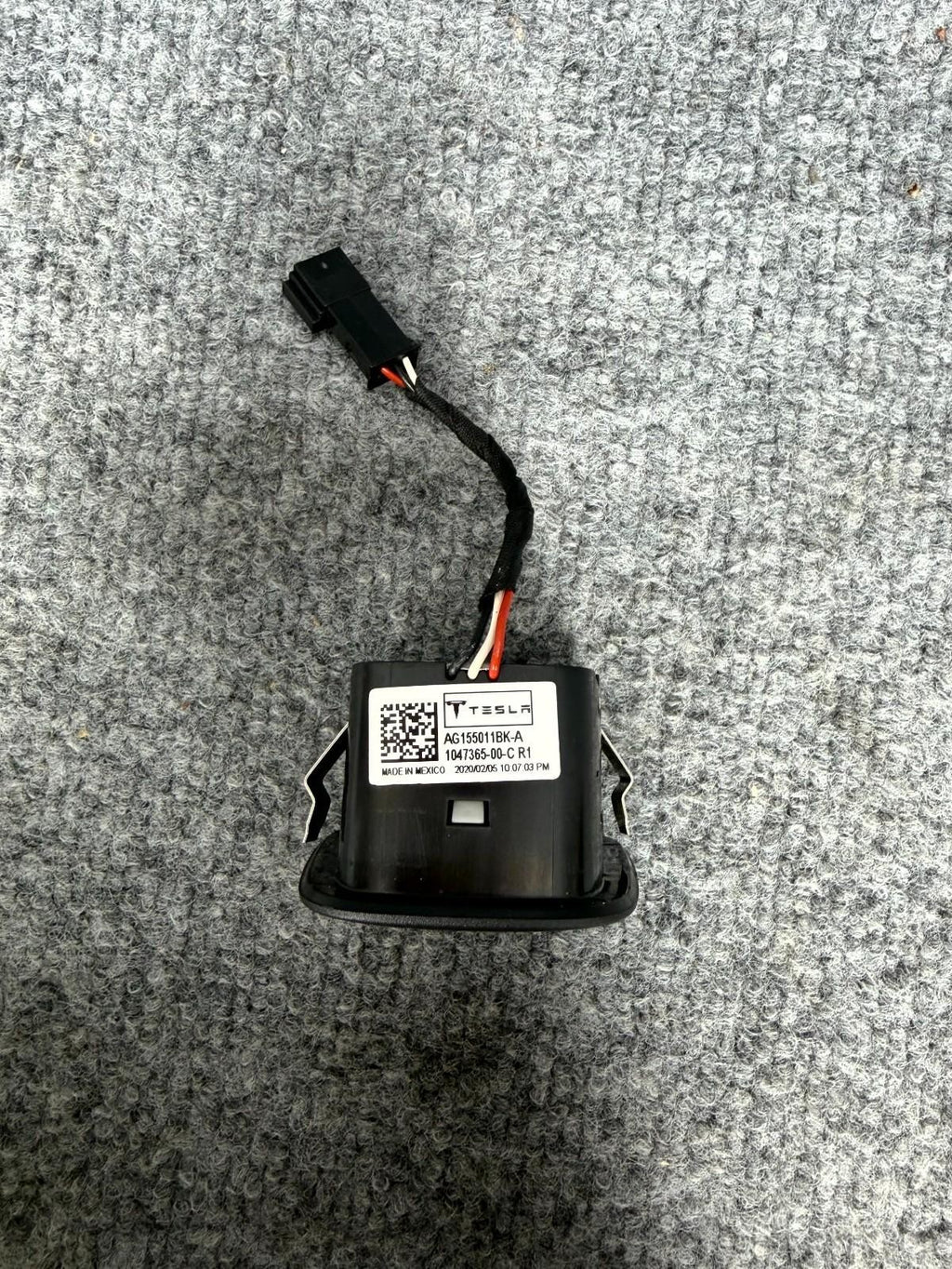 2016-2023 Tesla Model X Rear Roof Headliner Map Dome Light Lamp OEM,1047365-00-C