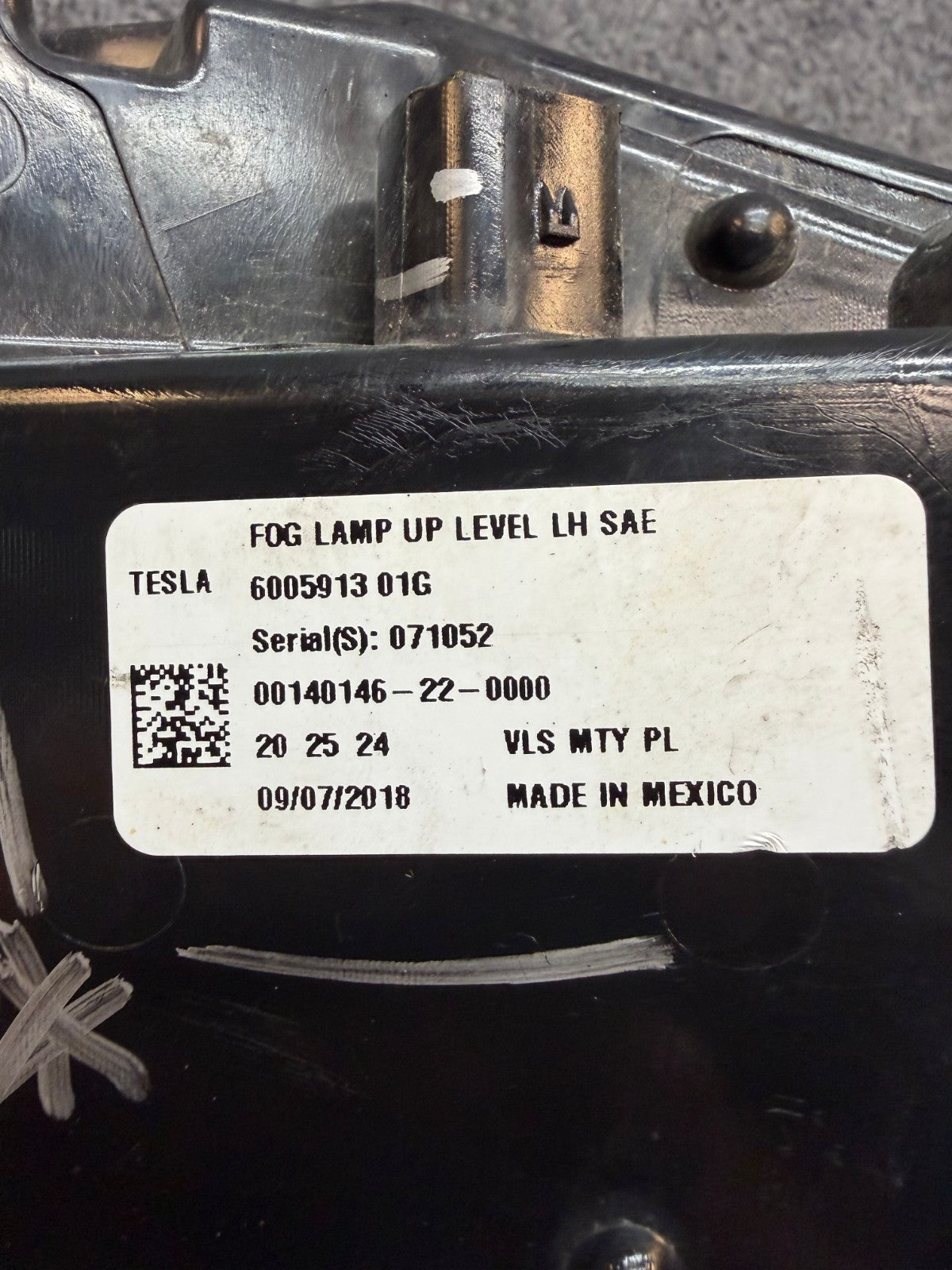 2012-2020 Tesla Model S Front Left Hand Driver Side Foglight Lamp 6005913 016