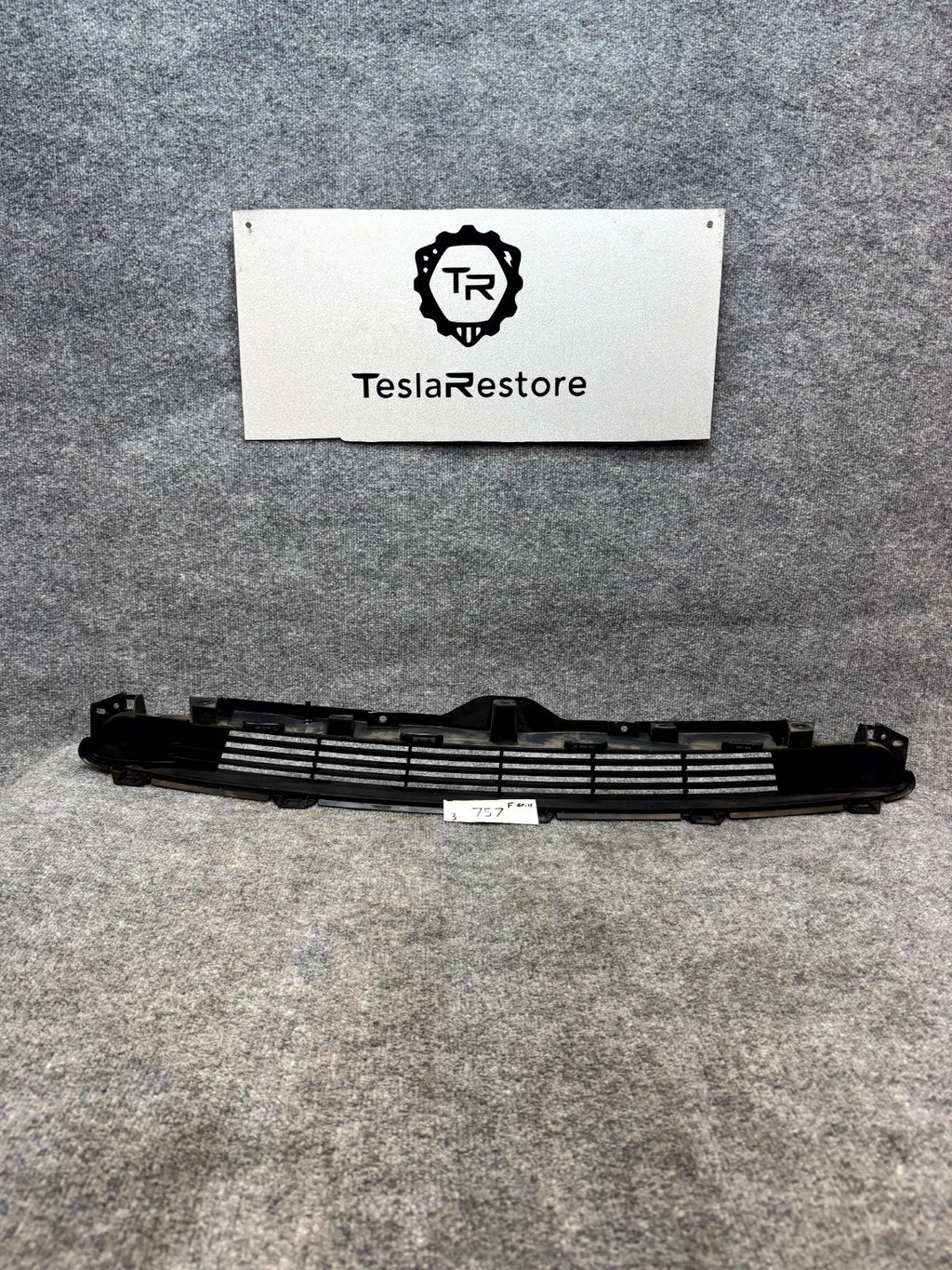 2017 - 2023 TESLA MODEL 3 FRONT LOWER BUMPER RADIATOR GRILLE OEM, 1085927-00-C