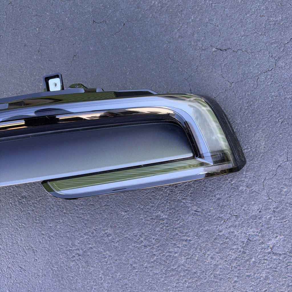 2025 2026 TESLA MODEL Y JUNIPER TAIL LIGHT OEM CENTER LED TAIL LAMP