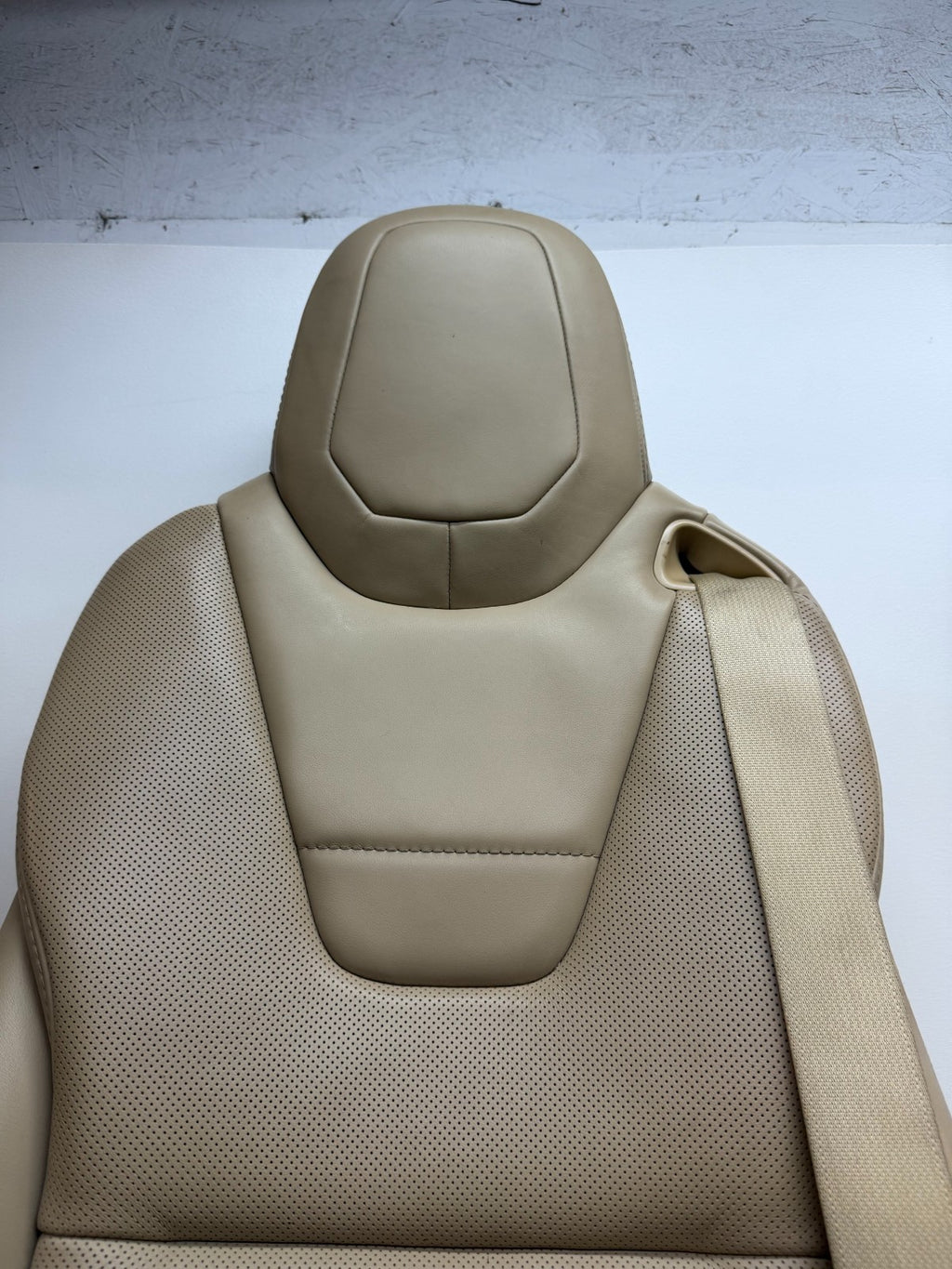 2016-2020 Tesla Model X Rear 2nd Row Middle Seat Assembly Complete 1059717-00-B