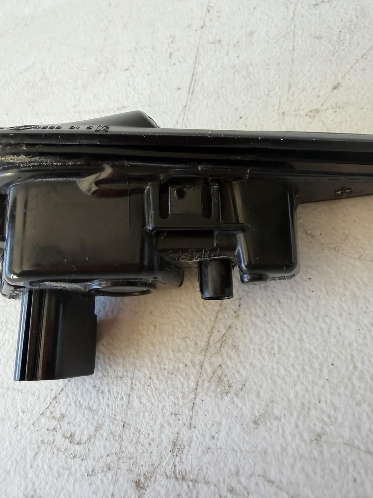 ♦️17–23 TESLA MODEL 3 FRONT LEFT SIDE TURN SIGNAL FENDER CAMERA OEM, 1125106-77C