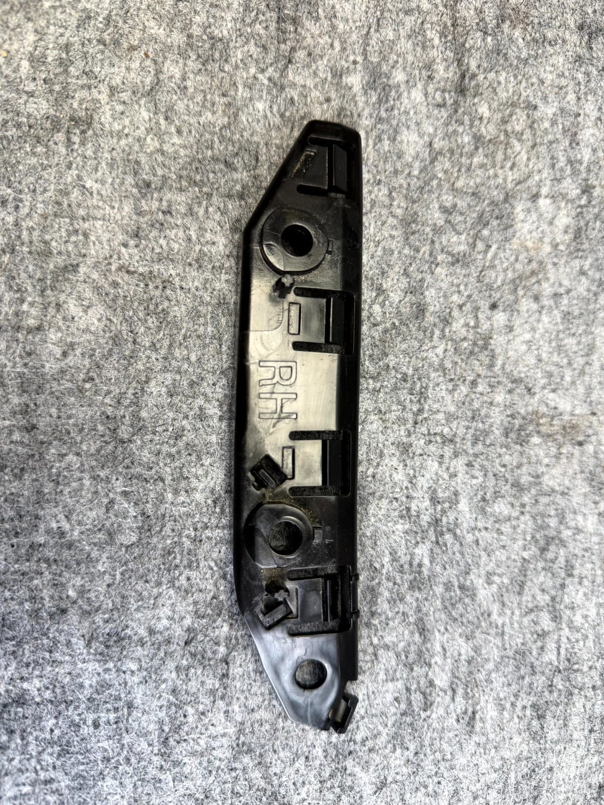 ♦️2017 - 2023 TESLA MODEL 3 FRONT RIGHT FENDER BUMPER BRACKET OEM, 1084181-00-E