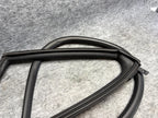 ♦️12-20 TESLA MODEL S REAR RIGHT DOOR WINDOW WEATHERSTRIP SEAL OEM, 1038408-00-A