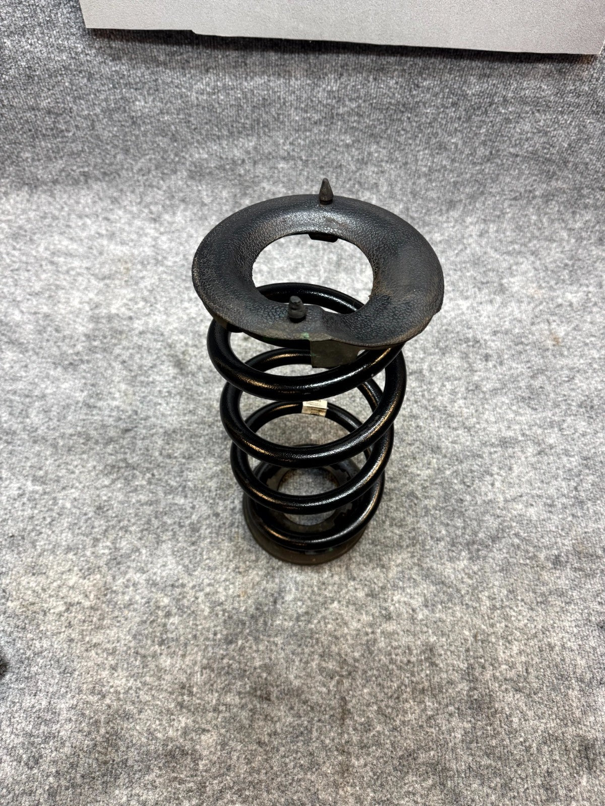 2017-2023 TESLA MODEL 3 REAR RIGHT/LEFT COIL SPRING INSULATOR OEM, 1044472-01-E
