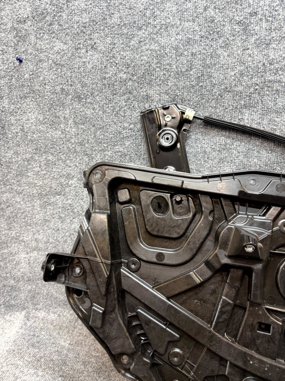 2020-2024 TESLA MODEL Y FRONT LEFT DOOR WINDOW REGULATOR & MOTOR OEM, 149551000E