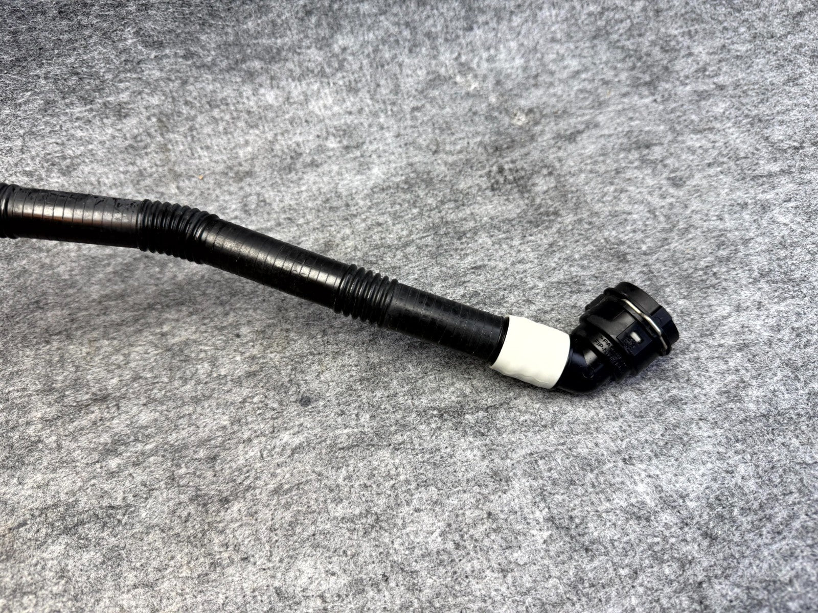 ♦️17-23 TESLA MODEL 3 FRONT RADIATOR OUTLET COOLING PIPE HOSE OEM, 1077589-00-E