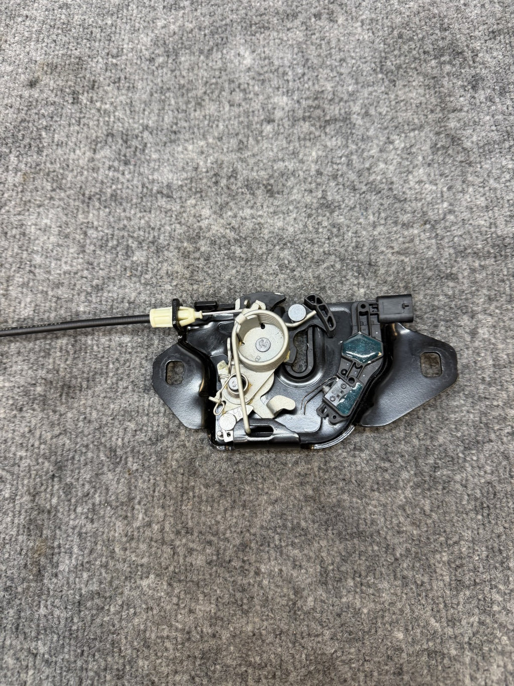 2020-2024 TESLA MODEL Y HOOD LOCK LATCH ACTUATOR W/ RELEASE CABLE OEM,187328400B