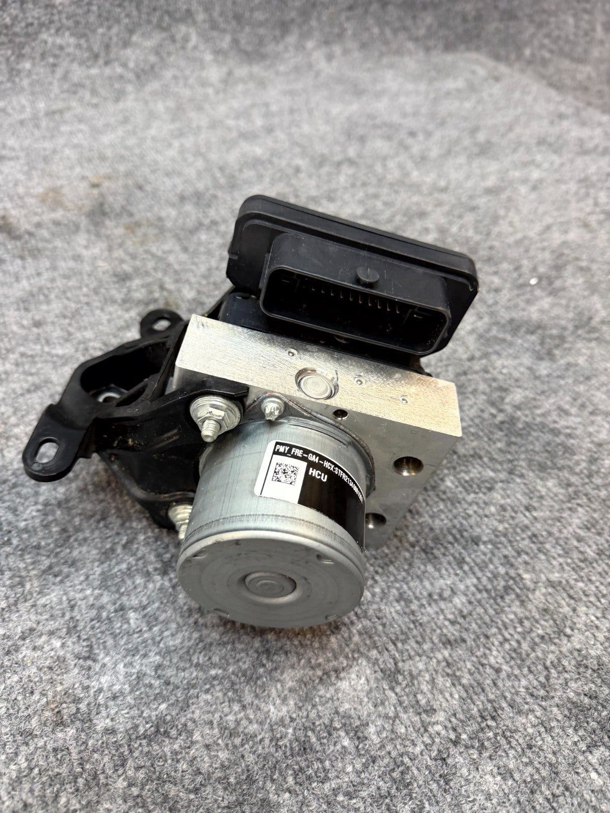 2020-2024 TESLA MODEL Y ABS ANTI LOCK BRAKE PUMP MODULE UNIT OEM, 1044745-00-B