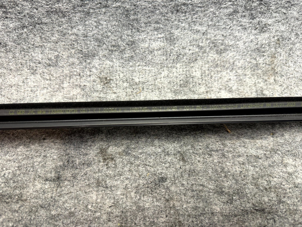 ♦️17-23 TESLA MODEL 3 REAR RIGHT DOOR WINDOW OUTER BELT MOLDING OEM, 108074600F