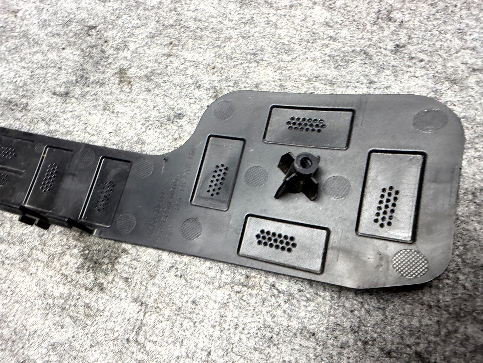 ♦️ 2017 - 2023 TESLA MODEL 3 FRONT BUMPER FOGLIGHT BRACKET OEM, 1089450-00-A