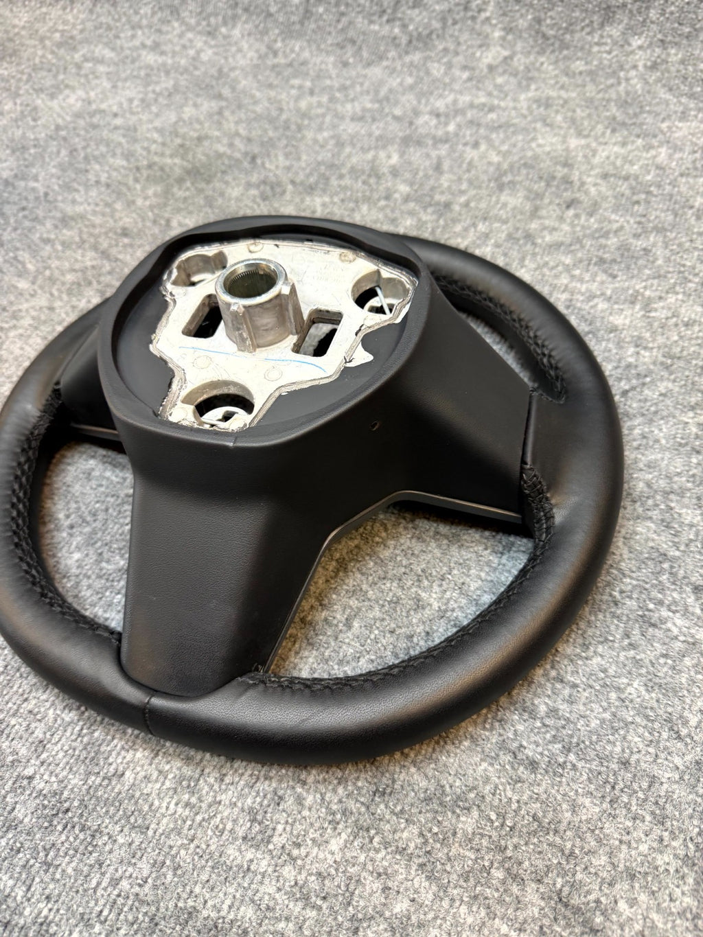 2020 - 2024 TESLA MODEL Y HEATED LEATHER STEERING WHEEL BLACK OEM, 1490214-00-B