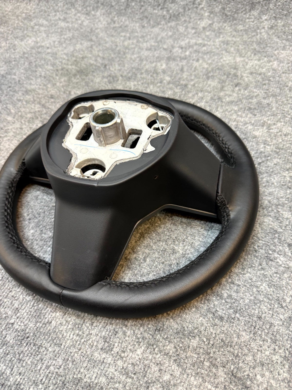 2020 - 2024 TESLA MODEL Y HEATED LEATHER STEERING WHEEL BLACK OEM, 1490214-00-B