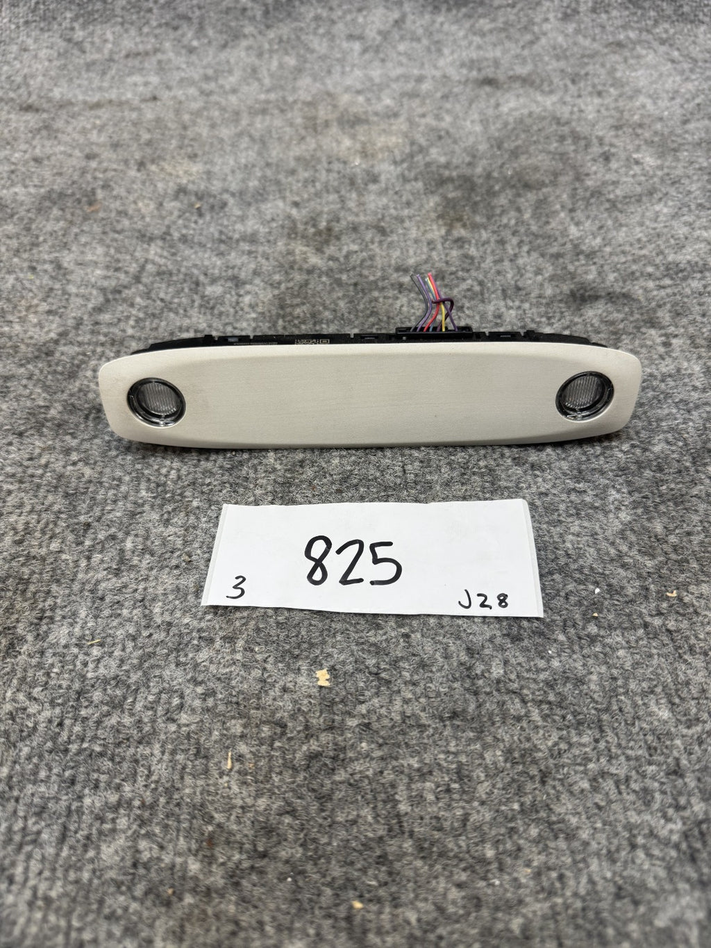 2017 – 2023 TESLA MODEL 3 REAR OVERHEAD CONSOLE DOME LIGHT UNIT OEM 1092575-00-J