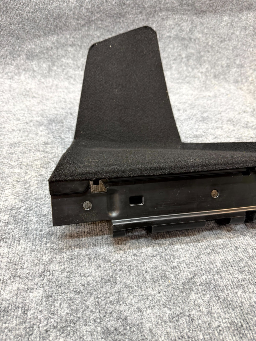 2020 - 2024 TESLA MODEL Y REAR LEFT SIDE TRUNK RUCKET BRACKET OEM, 1816614-00-A