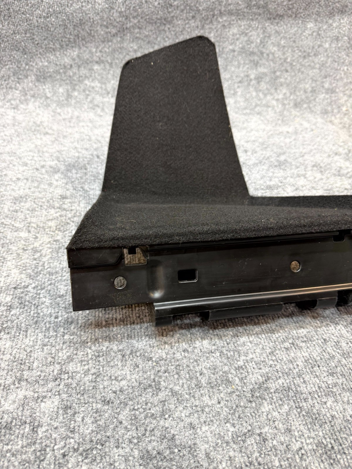 2020 - 2024 TESLA MODEL Y REAR LEFT SIDE TRUNK RUCKET BRACKET OEM, 1816614-00-A