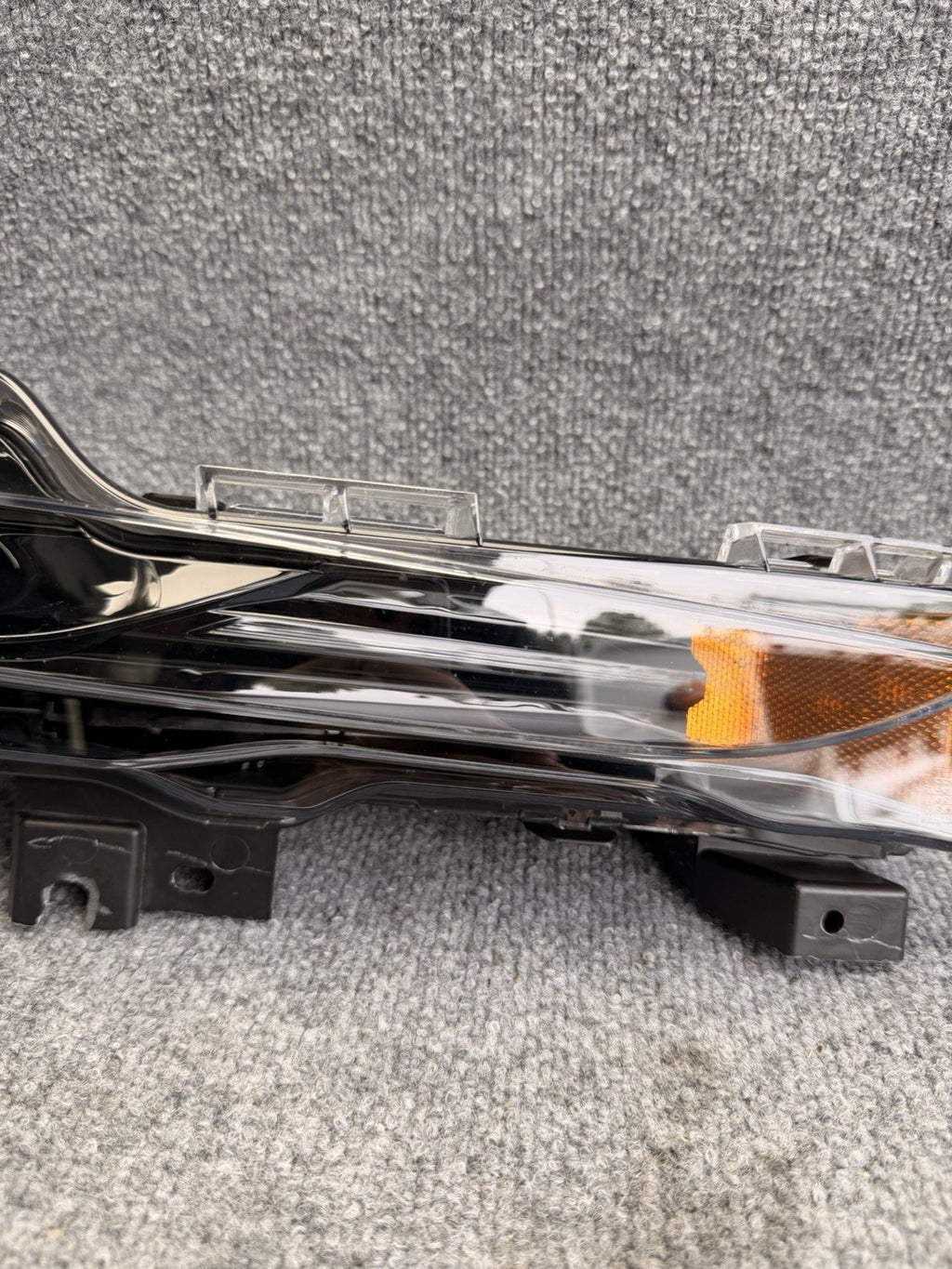 2017-2024 Tesla Model 3 Y Front Right Hand 2-Pin Fog Light 1507929-00-D OEM