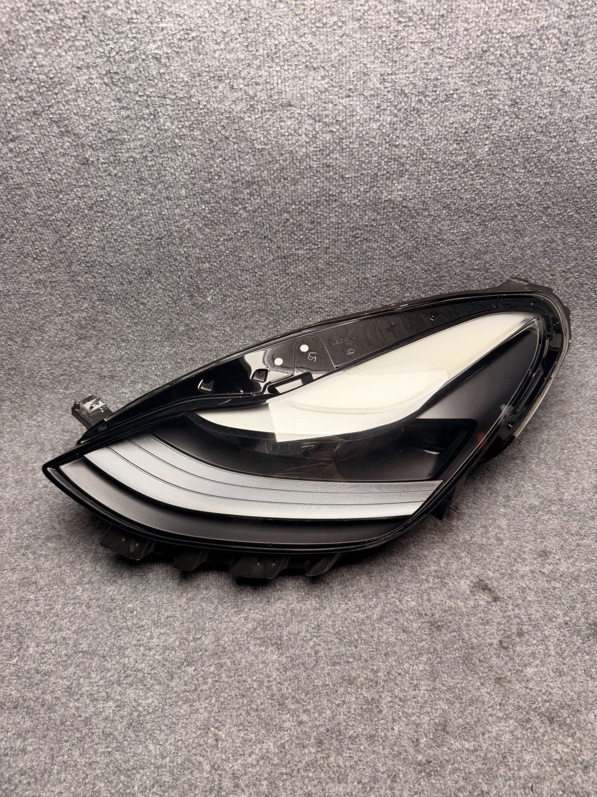 2021-2023 TESLA MODEL 3 MODEL Y HEADLIGHT MATRIX DRIVER SIDE 1514952-00-C OEM