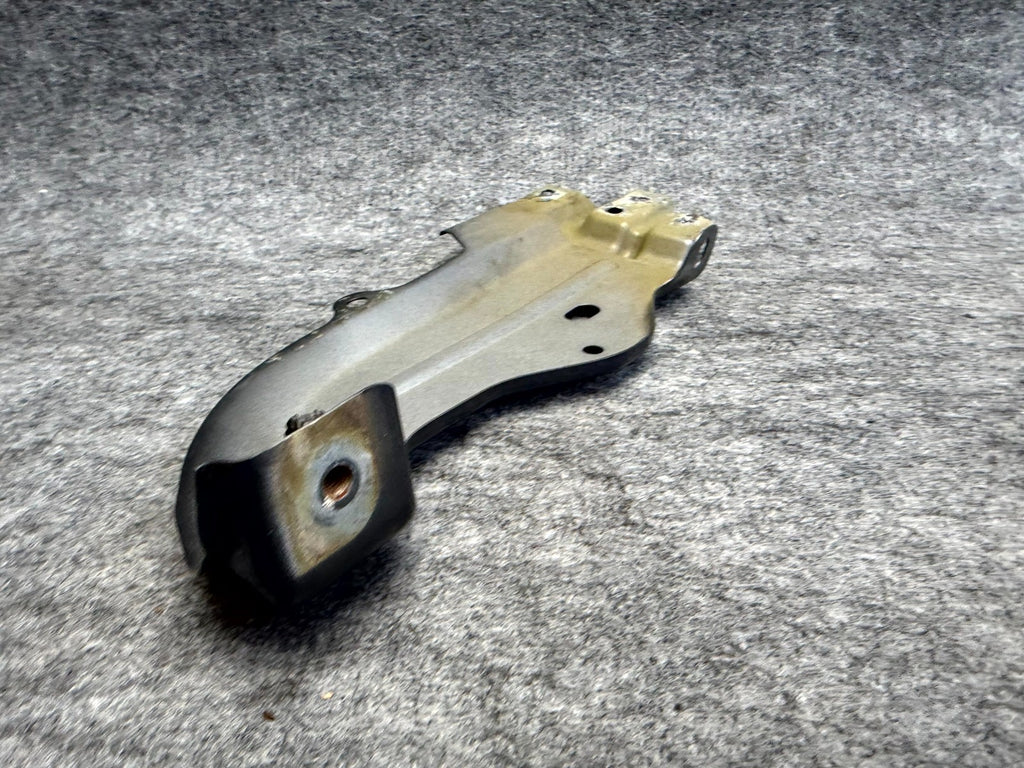 ♦️17-23 TESLA MODEL 3 FRONT RIGHT SIDE FENDER SUPPORT BRACKET OEM, 1092305-00-B