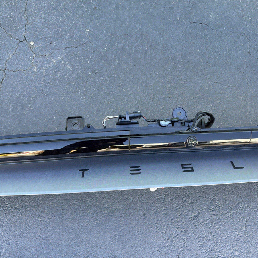 2025 2026 TESLA MODEL Y JUNIPER TAIL LIGHT OEM CENTER LED TAIL LAMP