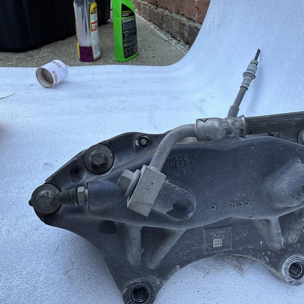12-20 TESLA MODEL S FRONT RIGHT SIDE BRAKE CALIPER BREMBO OEM 1042640-00-E