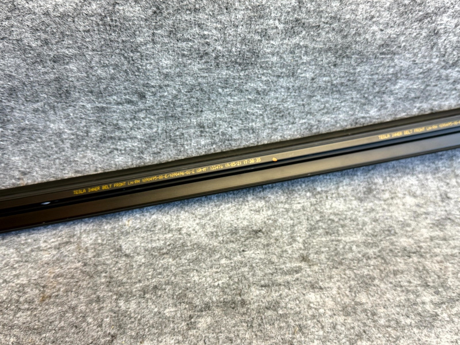 ♦️2017–2023 TESLA MODEL 3 FRONT RIGHT INNER BELT SEAL MOLDING OEM, 1090495-00-E