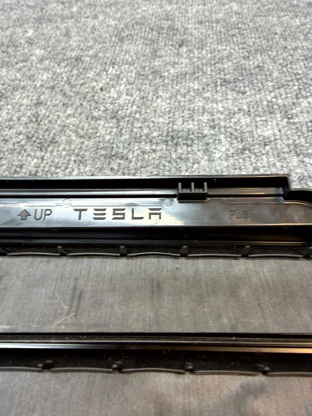 17-23 TESLA MODEL Y/3 AIR EXTRACTOR CABIN VENT GRILLE BLACK OEM, 1098751-00-C