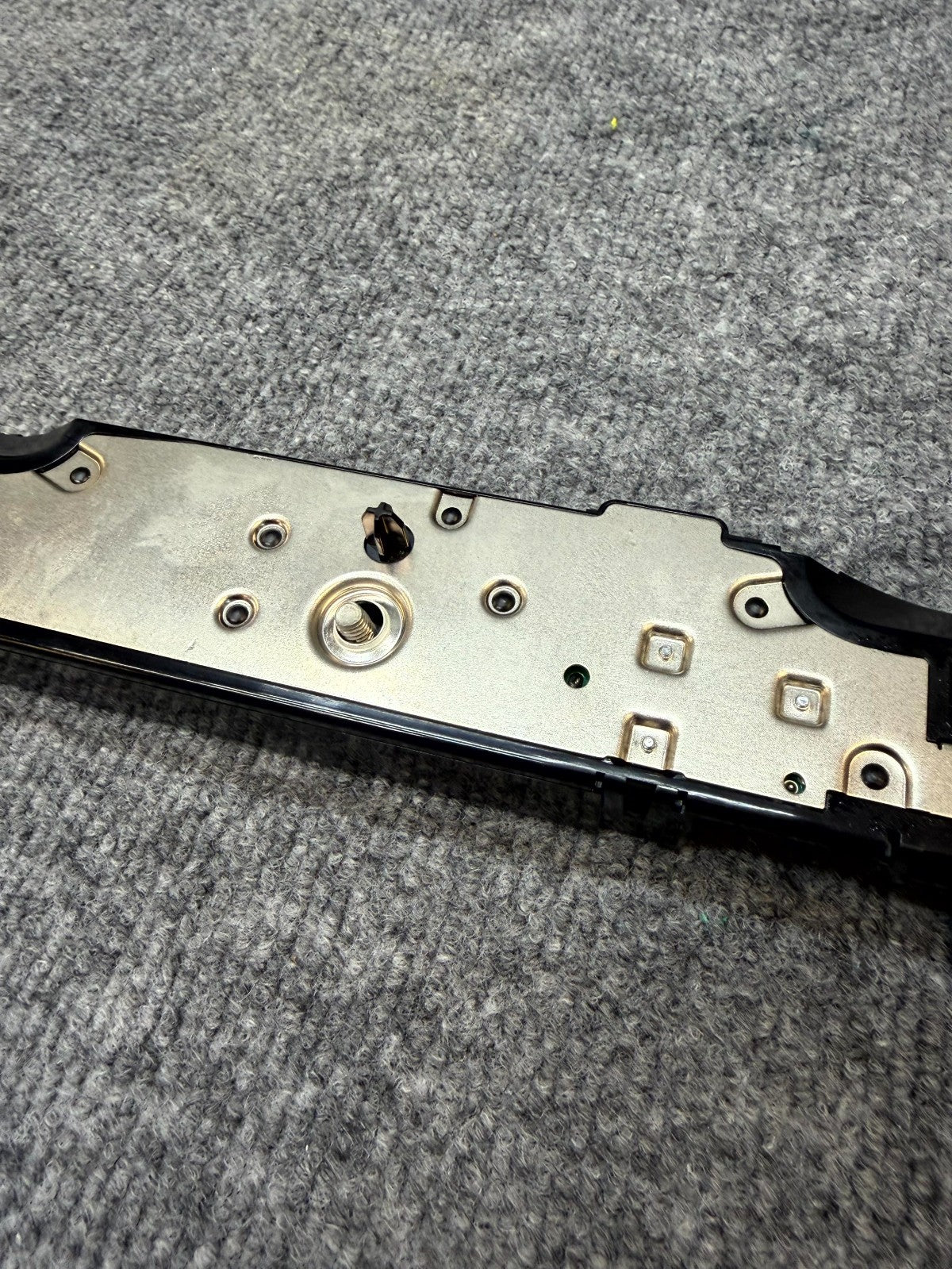 2020-2025 TESLA MODEL Y WIFI BLUETOOTH ANTENNA CONTROL MODULE OEM, 1585601-99-D
