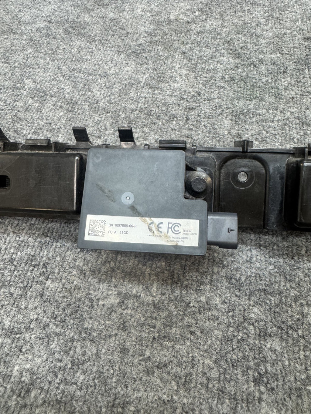 17-24 TESLA MODEL 3 Y REAR BUMPER SUPPORT BRACKET W/ BCM CONTROL OEM, 109785500F