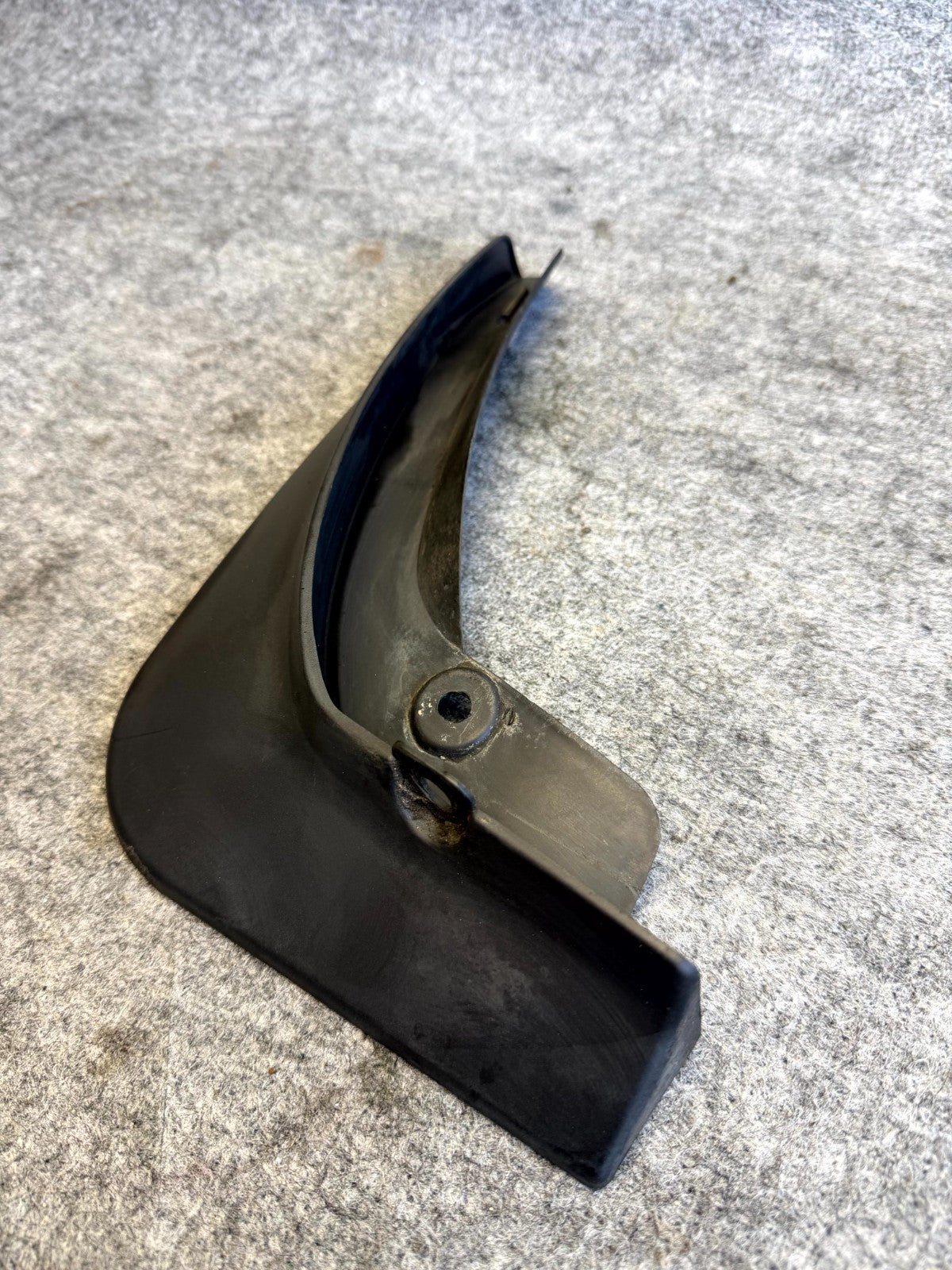 ♦️2017 - 2023 TESLA MODEL 3 REAR LEFT SIDE MUD GUARD FLAP TRIM OEM