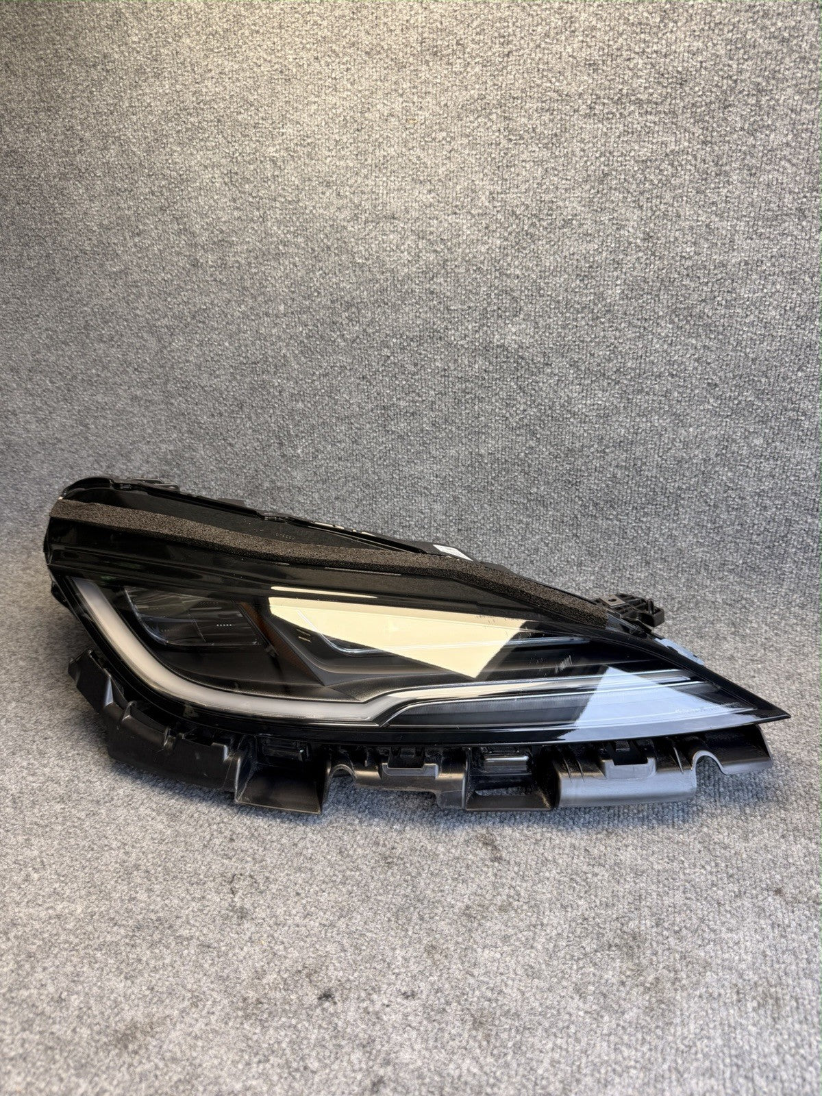 NICE 2024-2025 TESLA MODEL 3 HIGHLAND RIGHT SIDE HEADLIGHT LED OEM 1694087-00-G