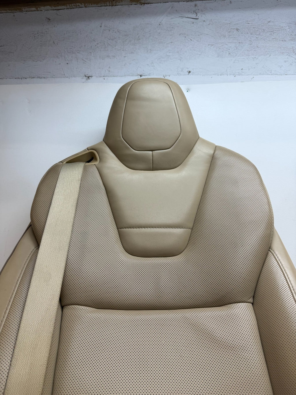 2016-20 Tesla Model X Rear Right 2nd Row Leather Complete Seat OEM 1059717-00-B