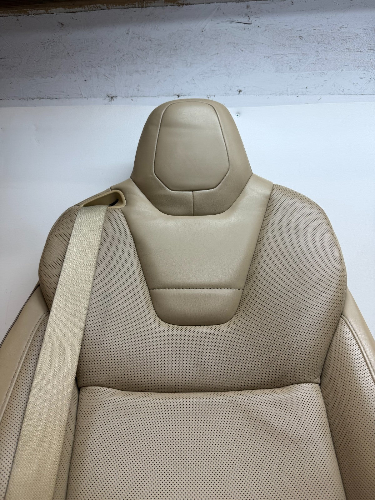 2016-20 Tesla Model X Rear Right 2nd Row Leather Complete Seat OEM 1059717-00-B