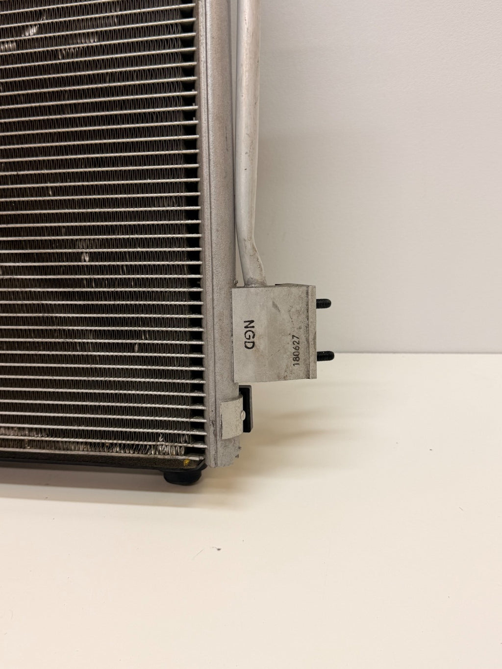 2012-2020 TESLA MODEL S RIGHT COOLING FAN SHROUD W/ CONDENCER 6008357-00-F