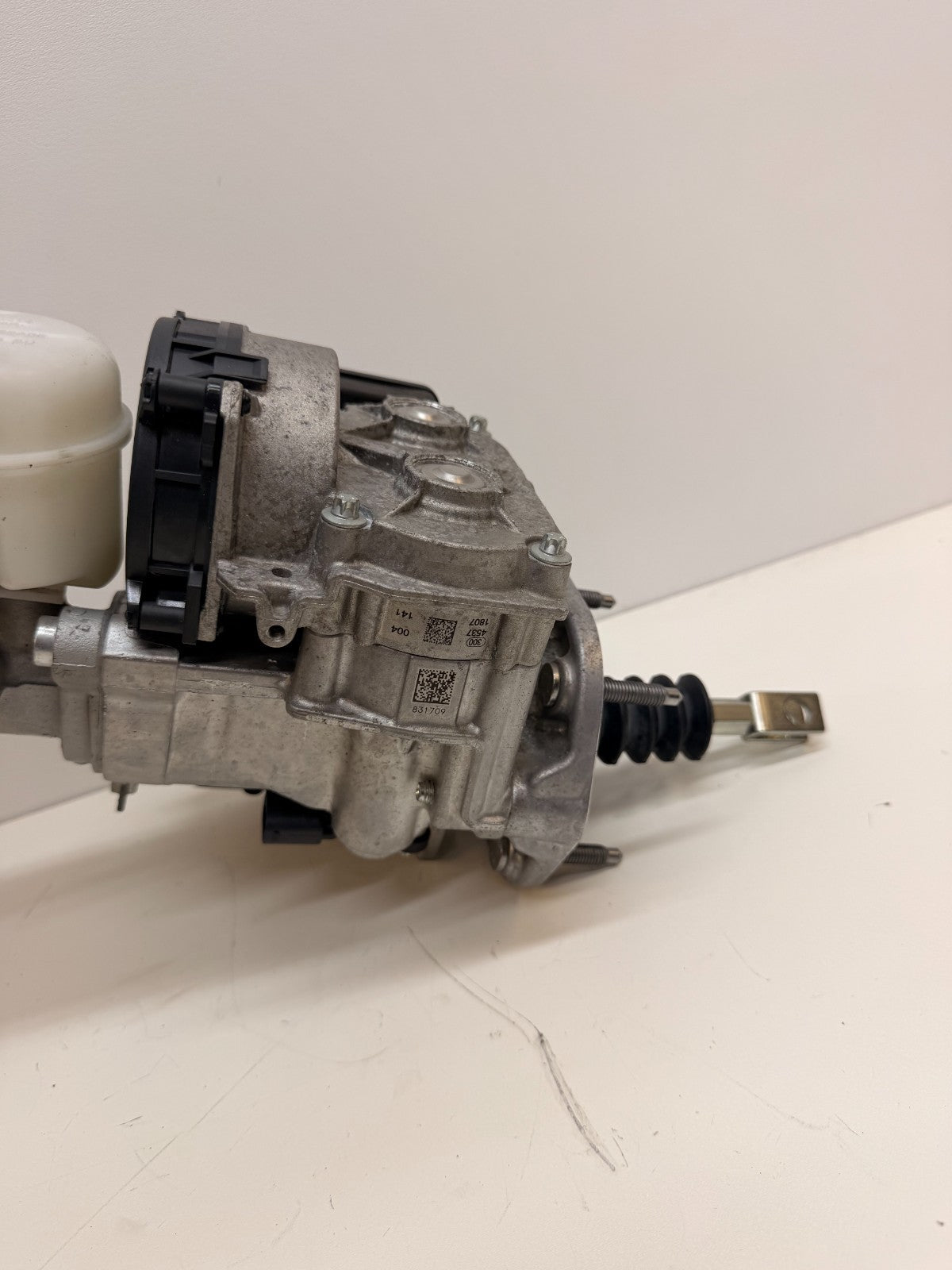 2012-2016 Tesla Model S Electromechanical Brake IBooster Servo 1037123-00-B