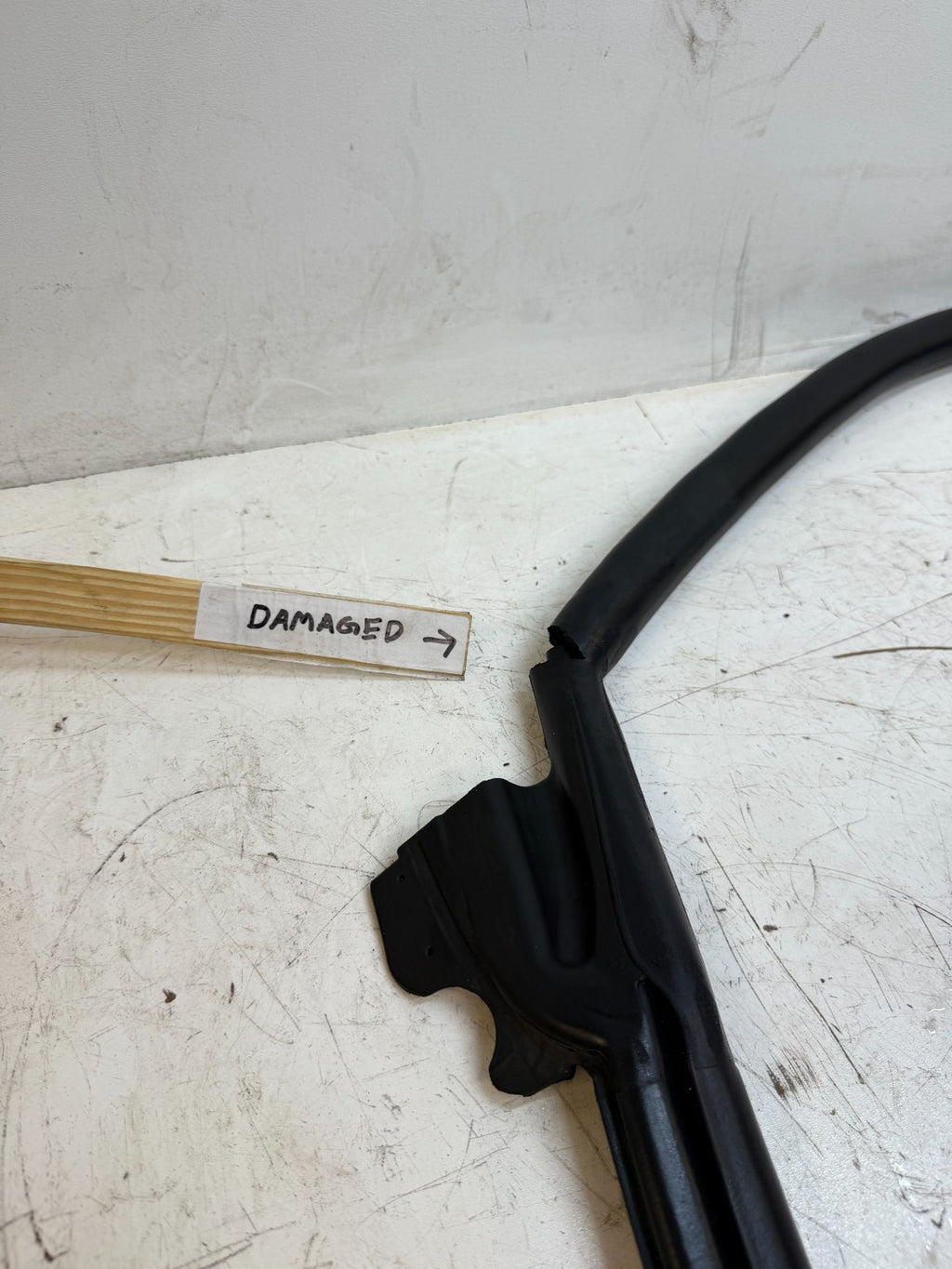 2016 - 2020 Tesla Model S Front Left Driver Side Door Seal Rubber OEM