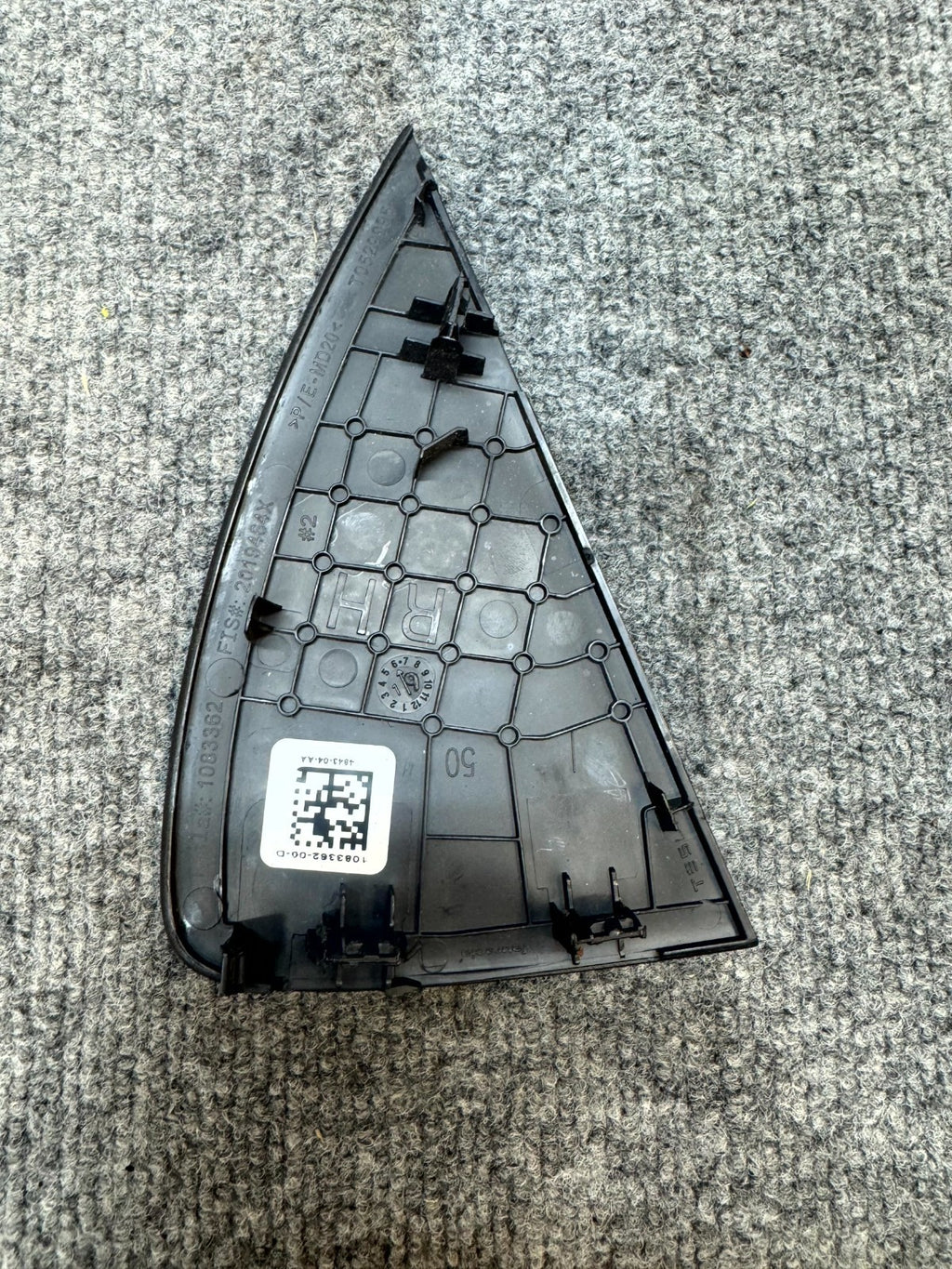 2017–2023 TESLA MODEL 3 FRONT RIGHT DASHBOARD END CAP COVER OEM, 1083362-00-D