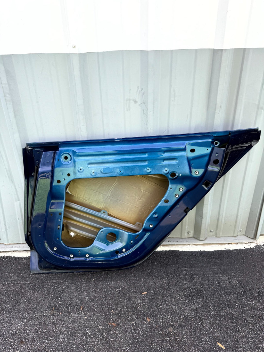 ♦️2017–2023 TESLA MODEL 3 REAR RIGHT PASSENGER SIDE DOOR SHELL OEM, 1081440-E0-C